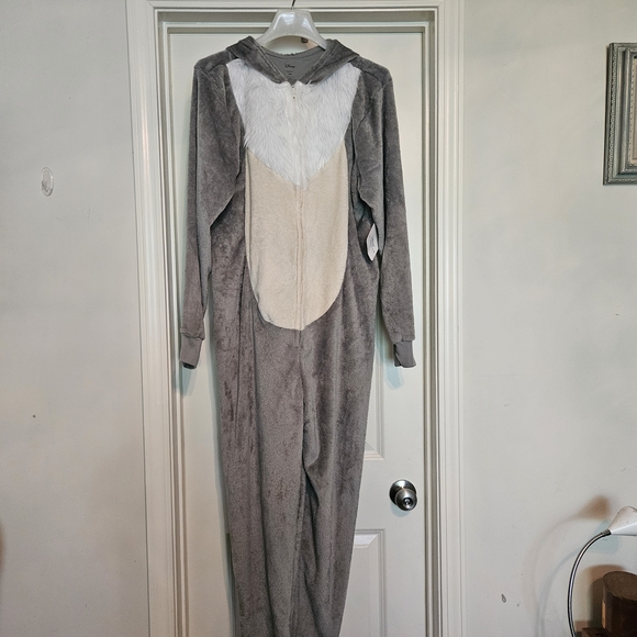 Disney Gray and Cream Bunny Hooded PJ's - Picture 3 of 12